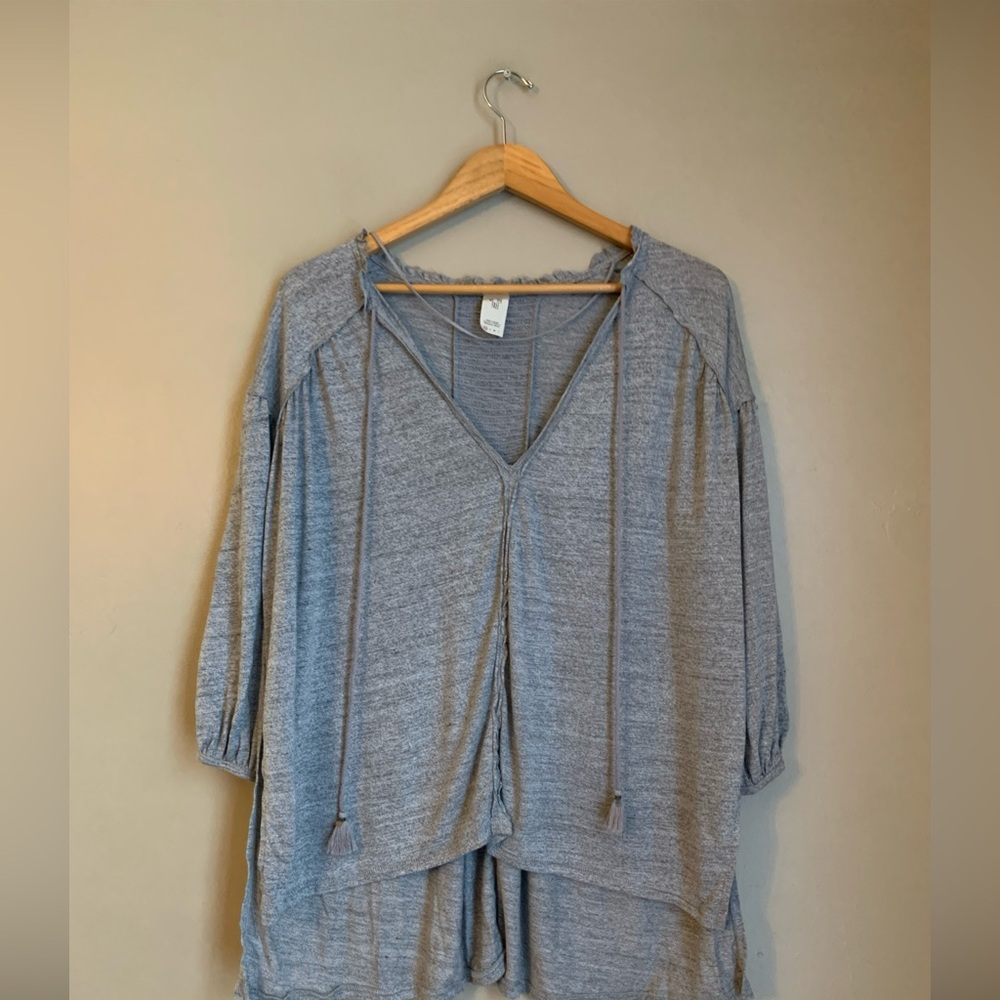 We The Free Heather Gray Long Sleeve V-Neck Knit Top